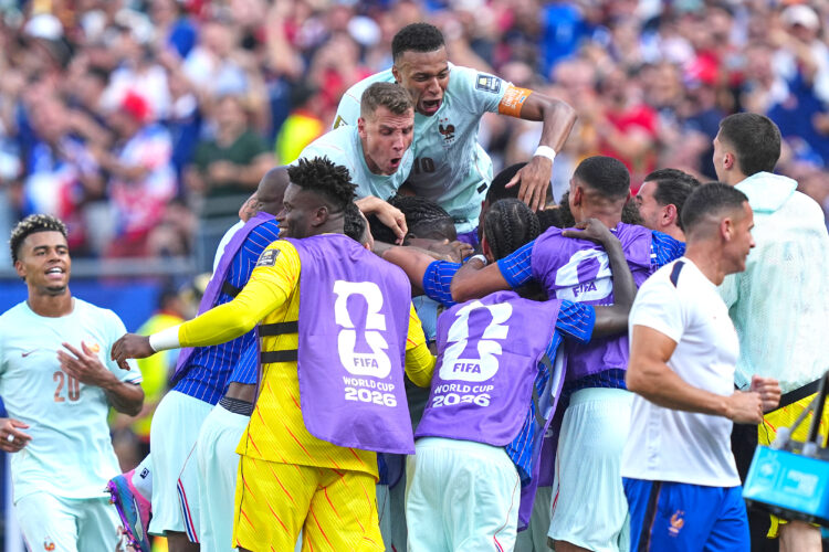 France powers way into semifinal